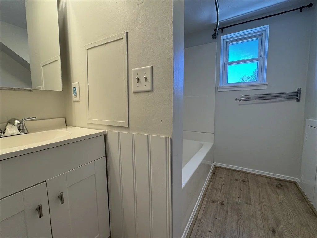 37 Oak St, Middleboro