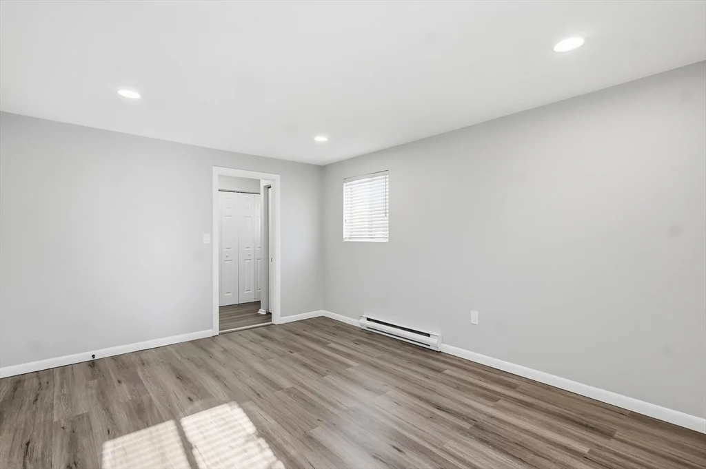 18 Fountain Ln, Weymouth