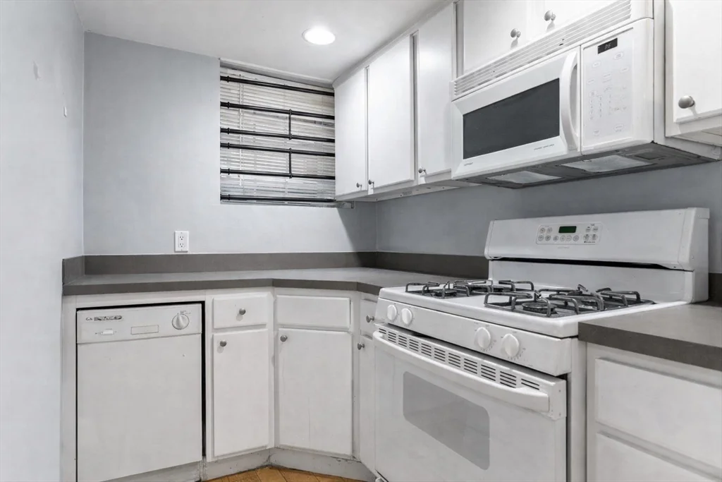 1170 Massachusetts Ave, Riverside