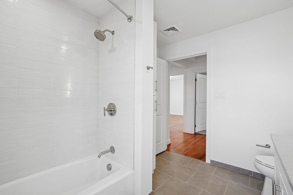 3 Wainwright Rd, Winchester