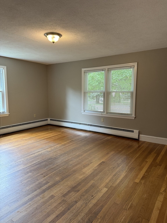 376 S Main St, Andover