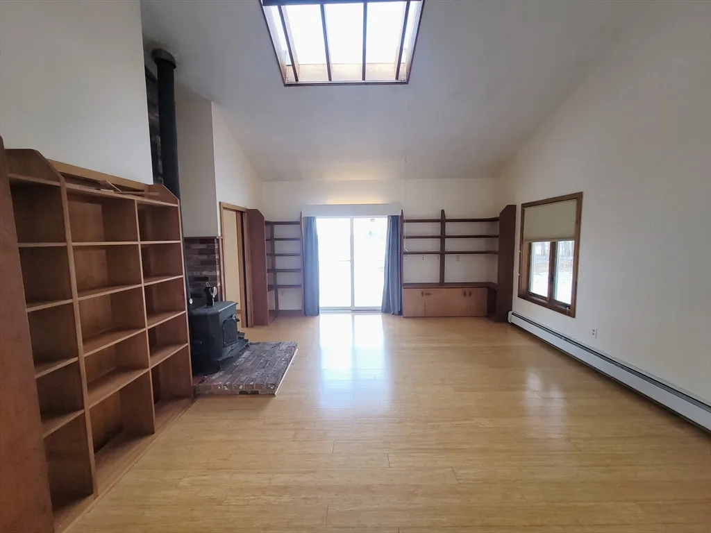 46 Long Hill Rd, Groton