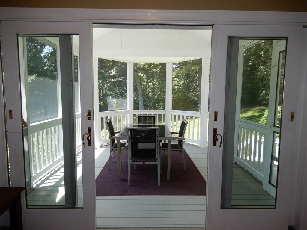 9 Fleetwood Dr, Norfolk