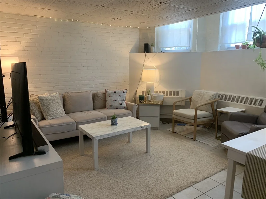 1641 Commonwealth Ave, Brighton