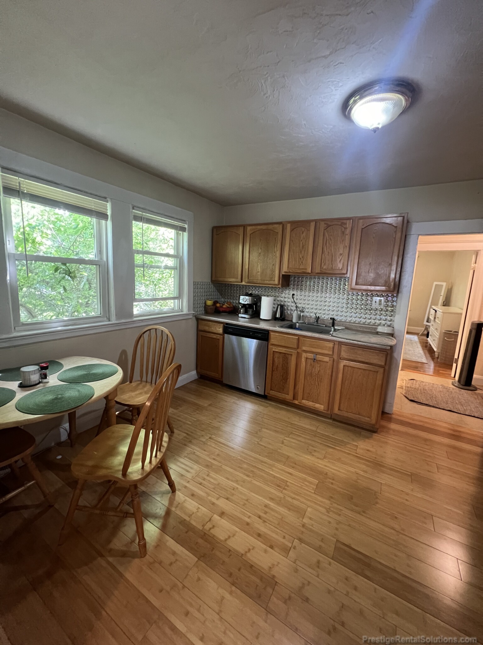 15 Lee St, Jamaica Plain