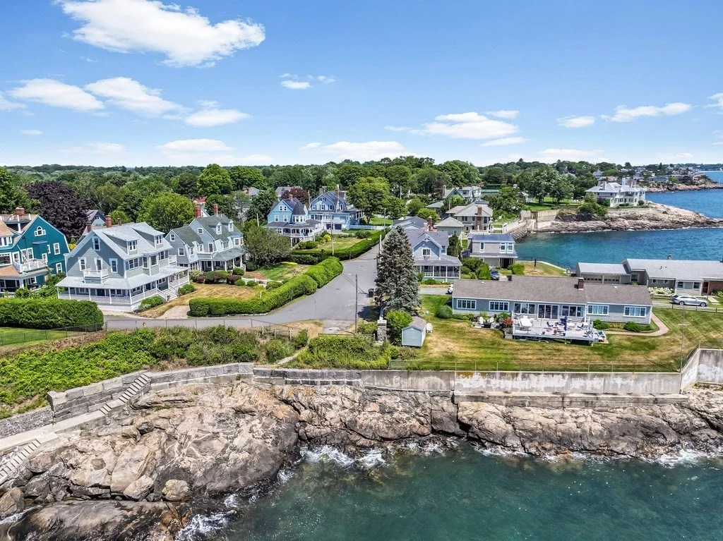 4 Spray Ave, Marblehead