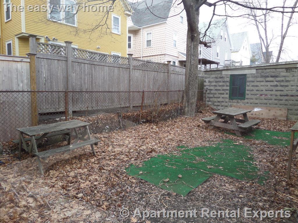 22 Highland Rd, Davis Square