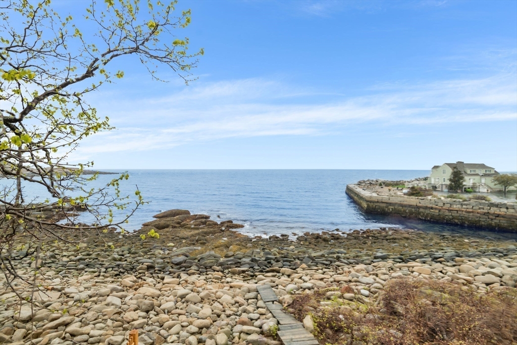 331 Granite St, Folly Cove