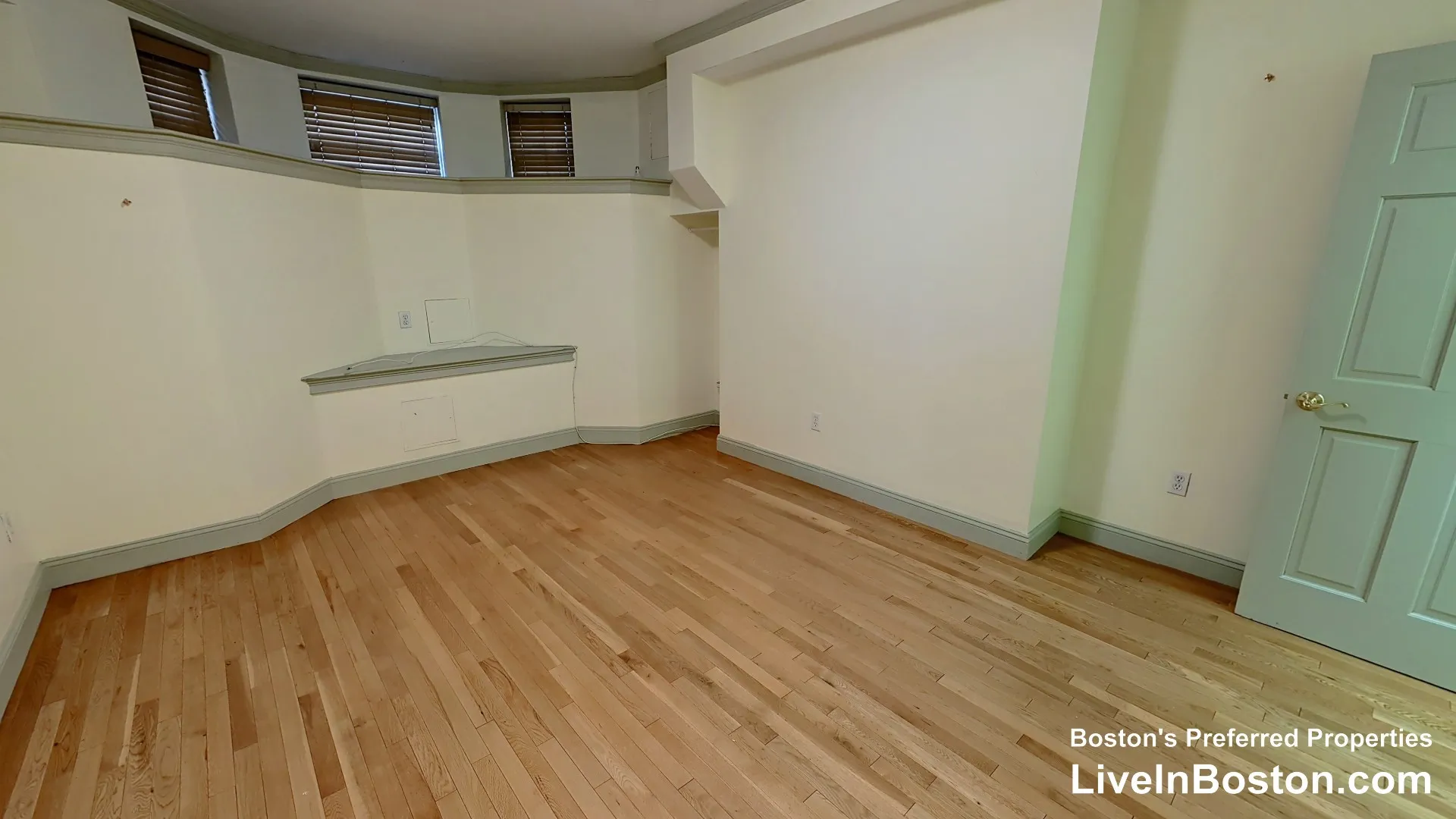 531 Newbury St, Fenway