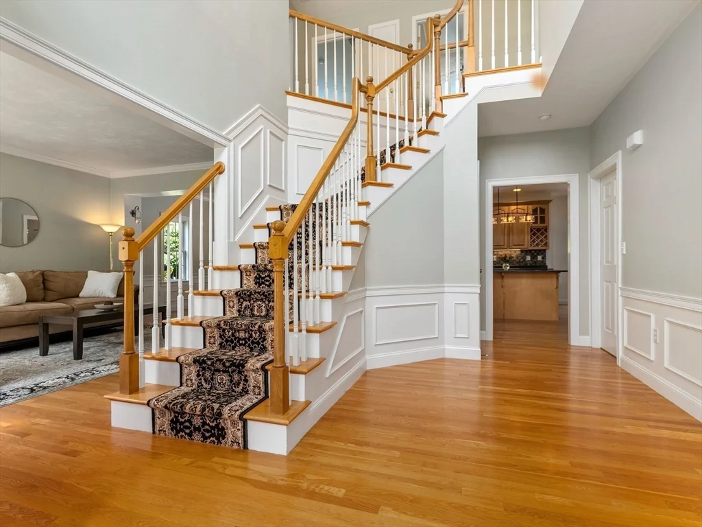 13 Breakneck Hill Rd, Hopkinton