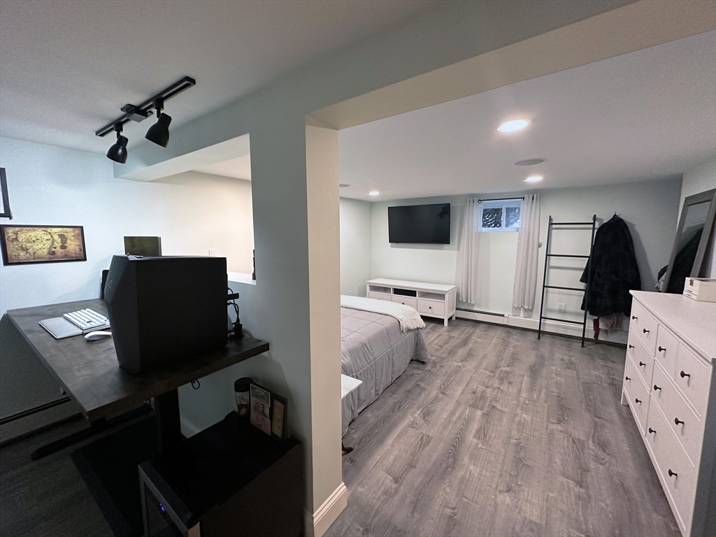 15 Wayland Rd, Wakefield