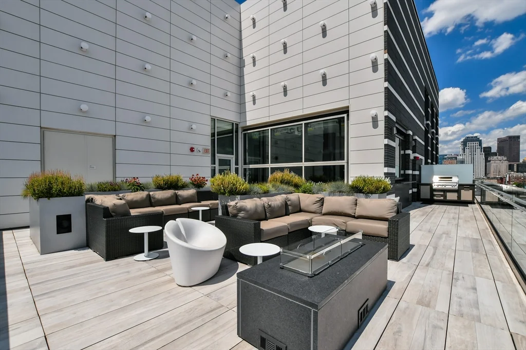 40 Traveler St, South End