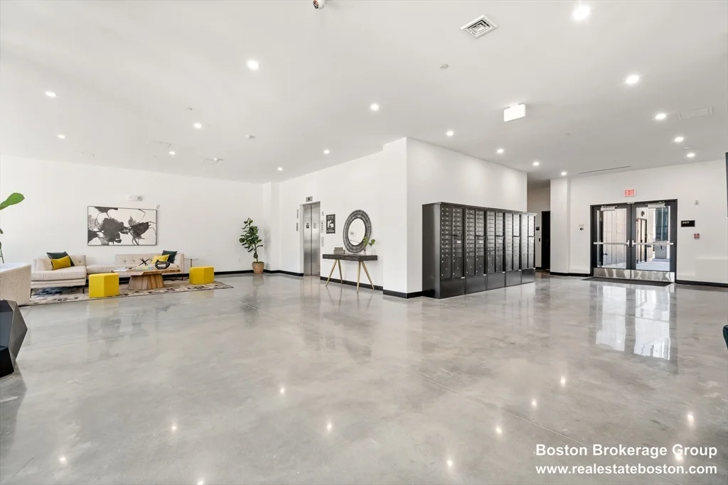 600 Broadway, Everett