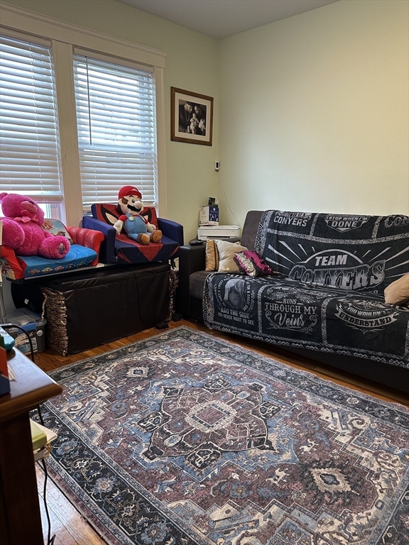 598 Beech, Hyde Park