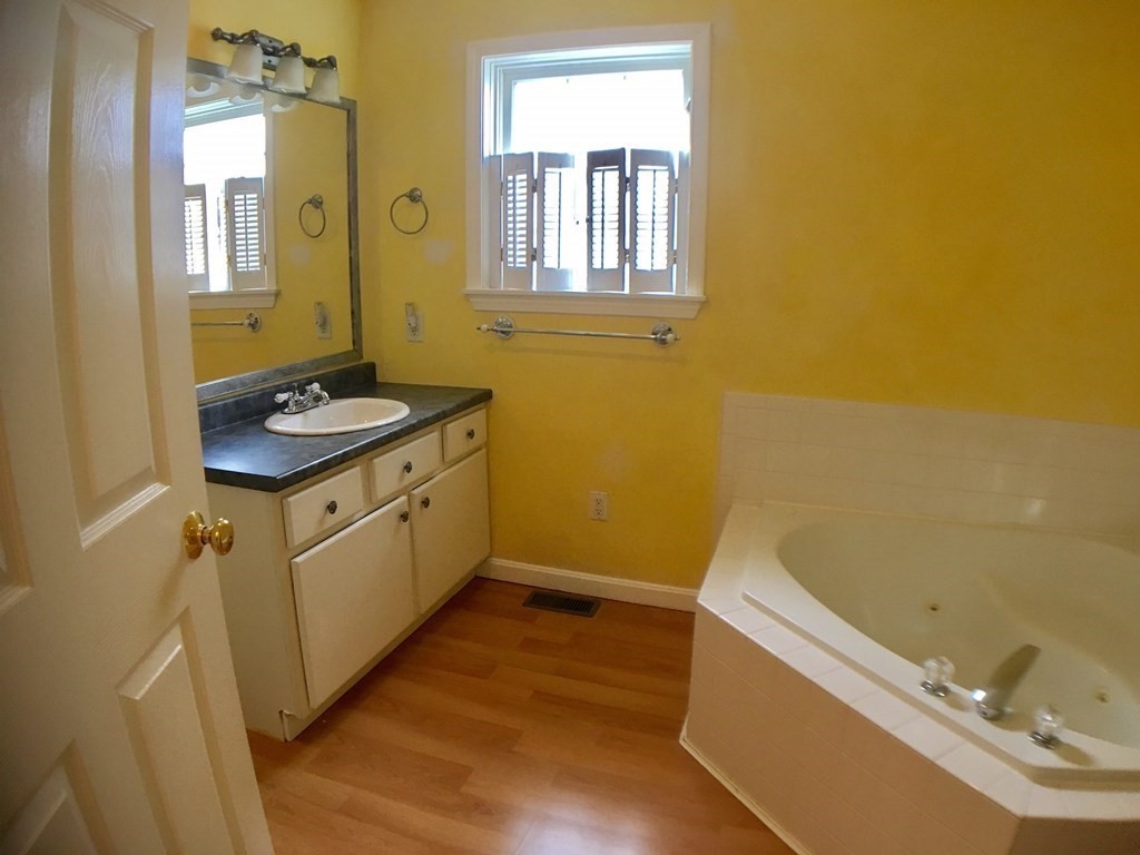 63 Ellerton St, Revere