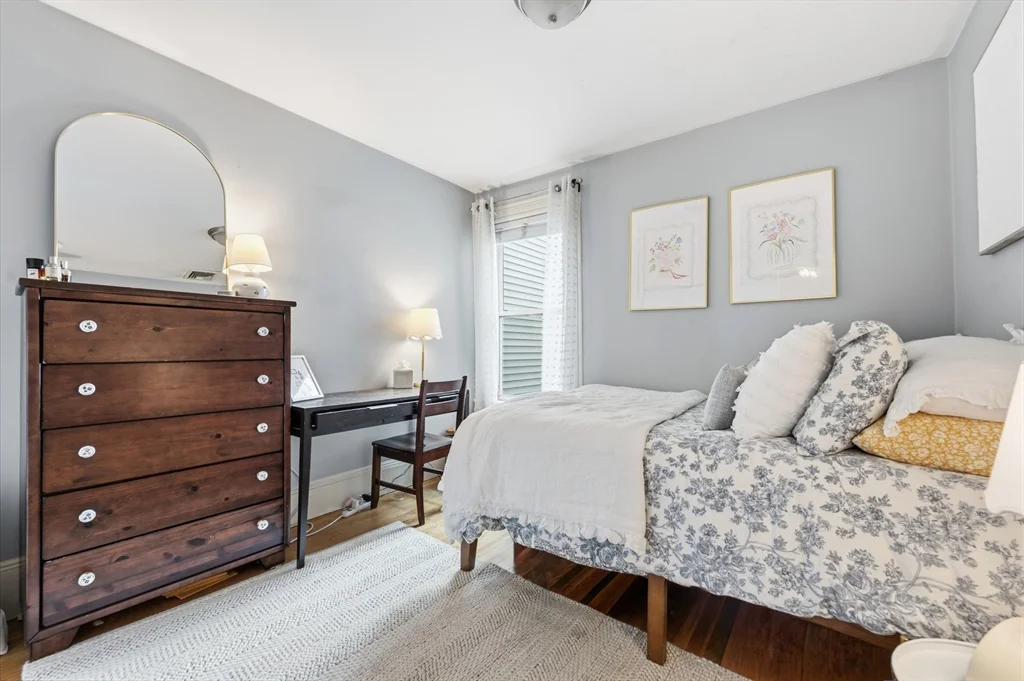 627 E 6th St, South Boston