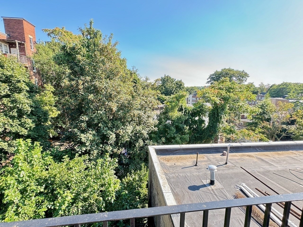 1682 Commonwealth Ave, Brighton