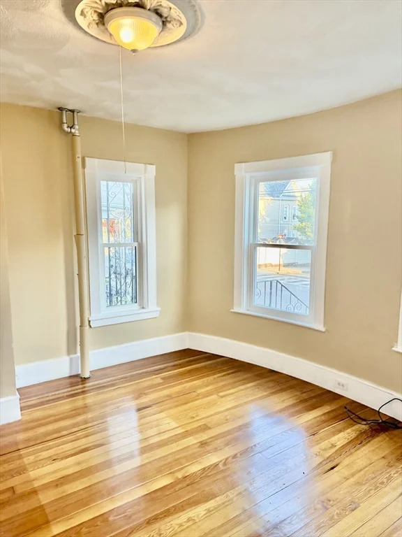 78 Summer St, Everett