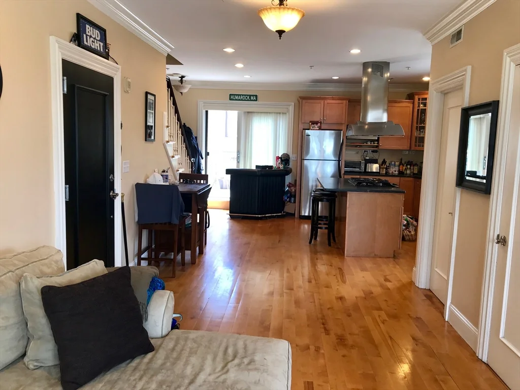 360-362 Dorchester St, South Boston