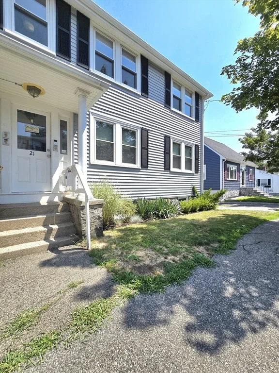 21 Edinboro Rd, Quincy