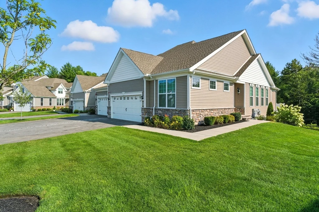 105 Phoebe St, Methuen