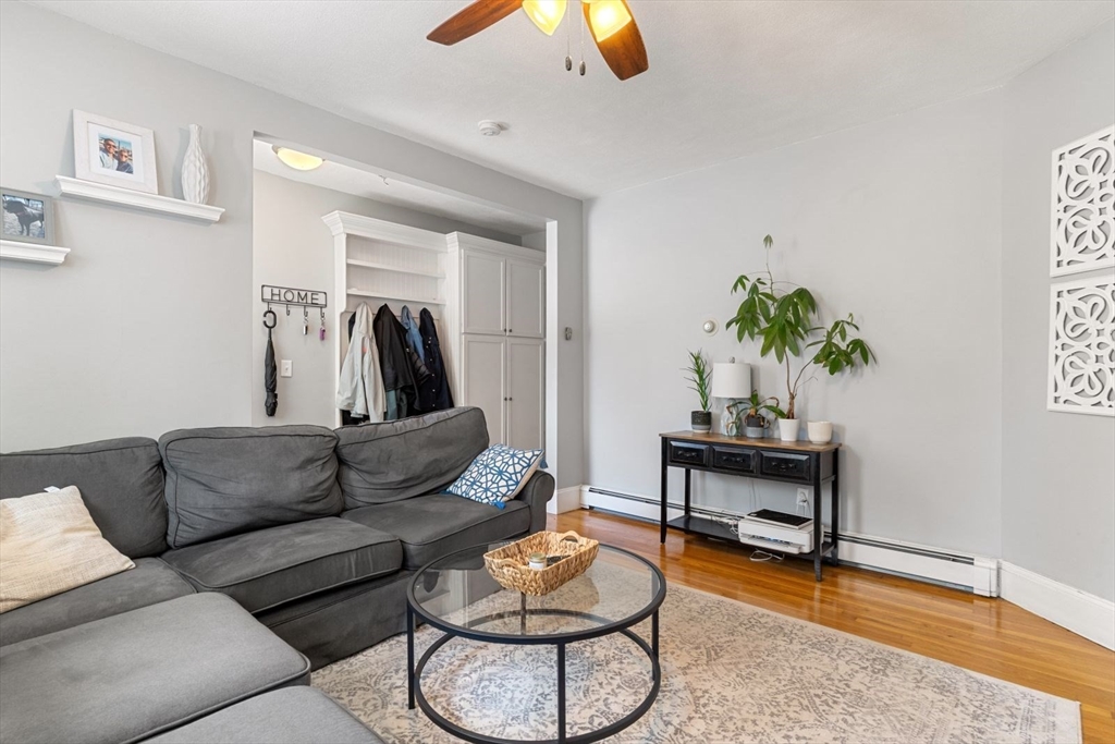 642 E 8th St, South Boston