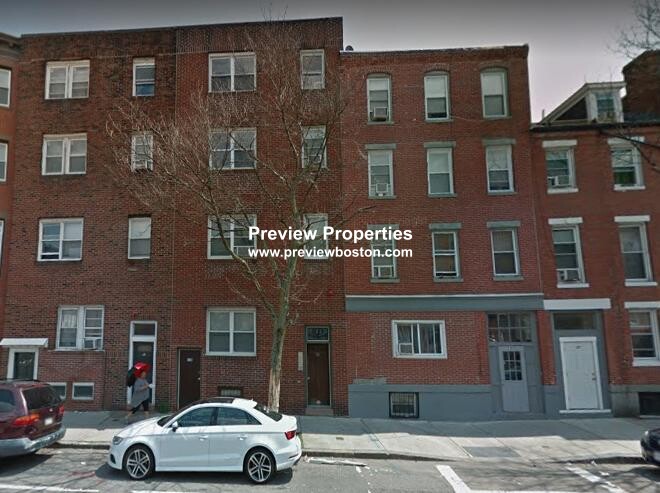 31 Chelsea St, East Boston