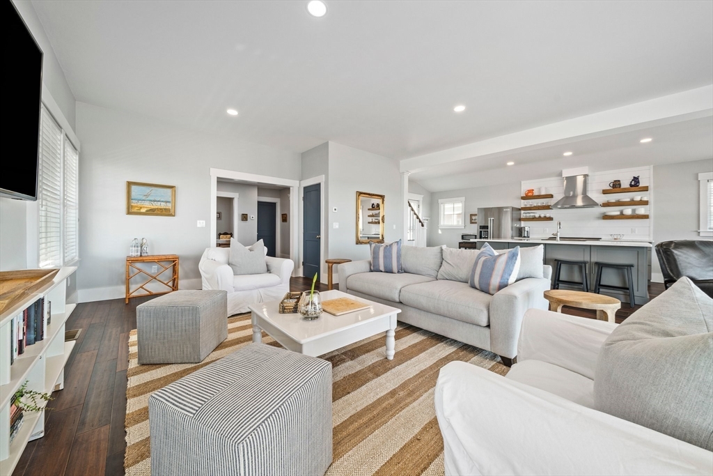 61 Gurnet Rd, Duxbury