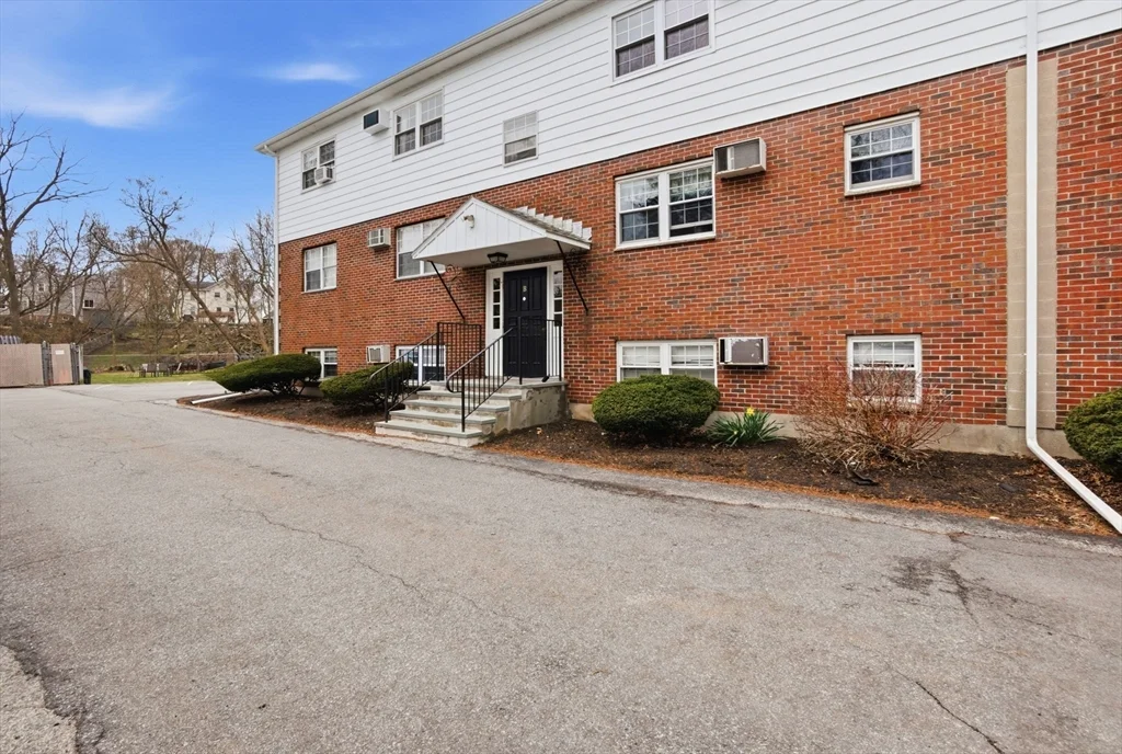 6 Venice St, Danvers