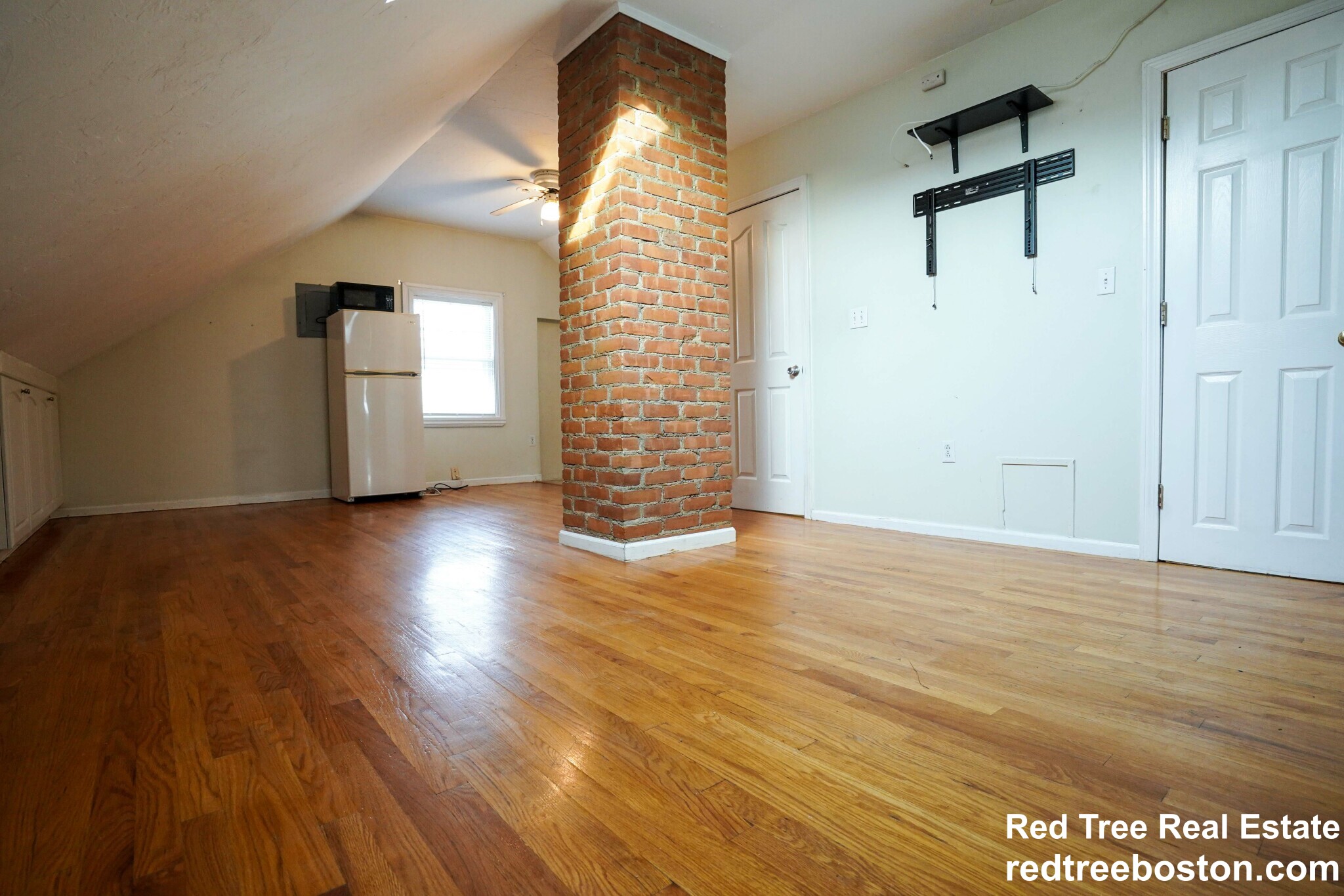 24 Oak Square Ave, Oak Square