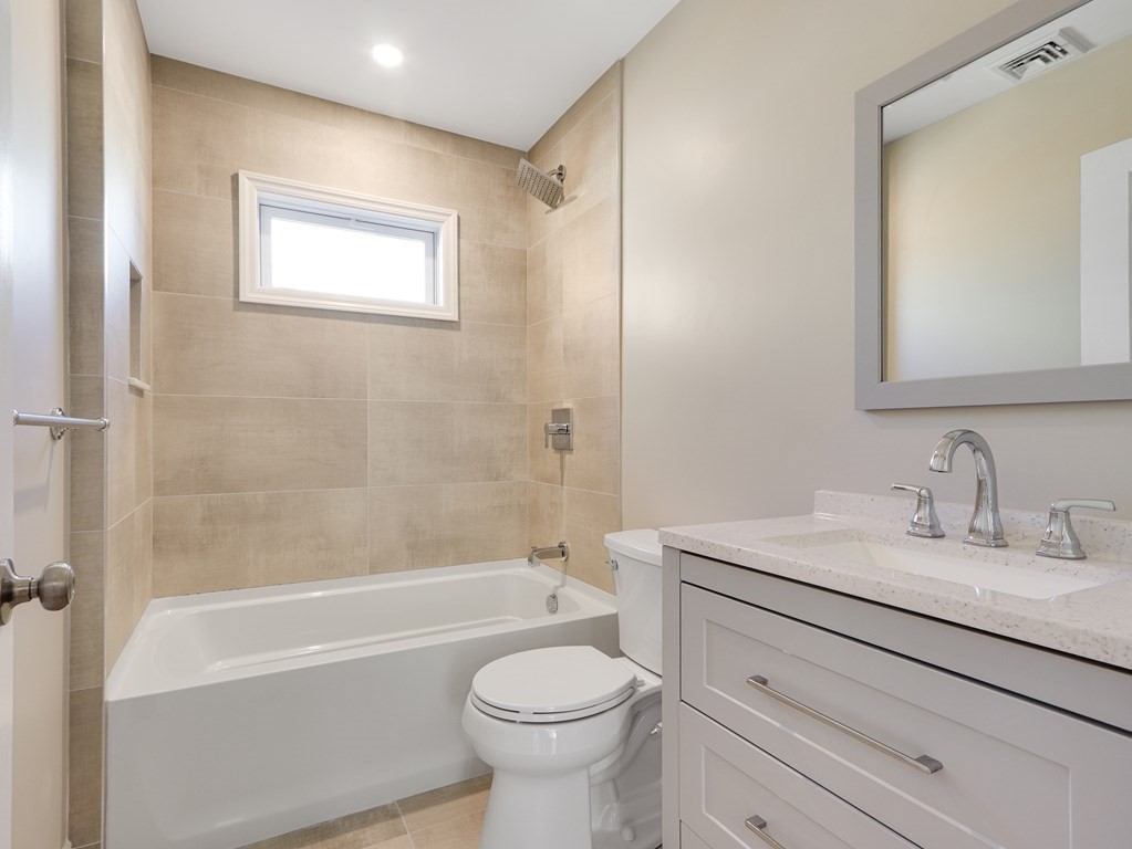 58 Hillsdale Rd, Tufts University