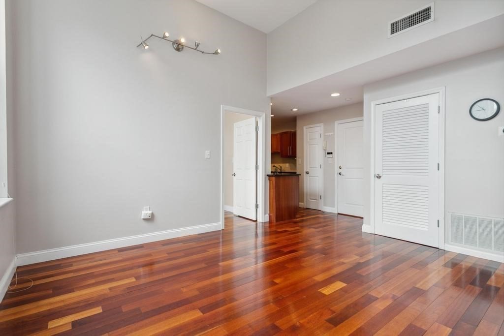 841 Parker St, Mission Hill