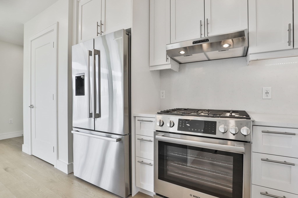 301 Border St, East Boston