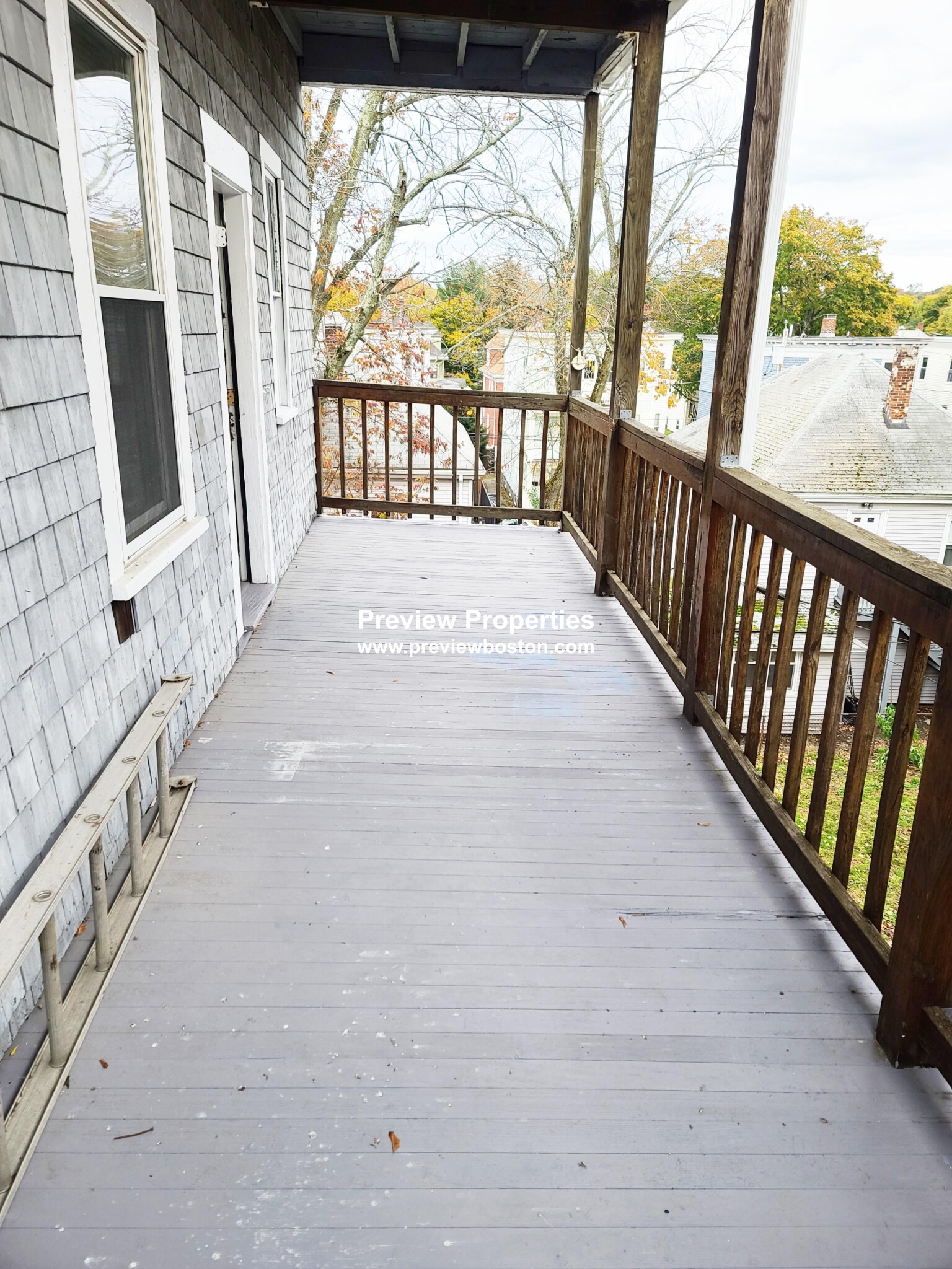 348 Faneuil St, Oak Square