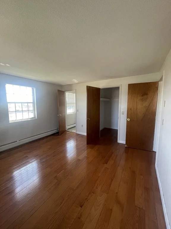10 Williamsburg Ct, Shrewsbury