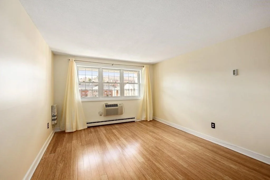 8 Old Colony, Arlington