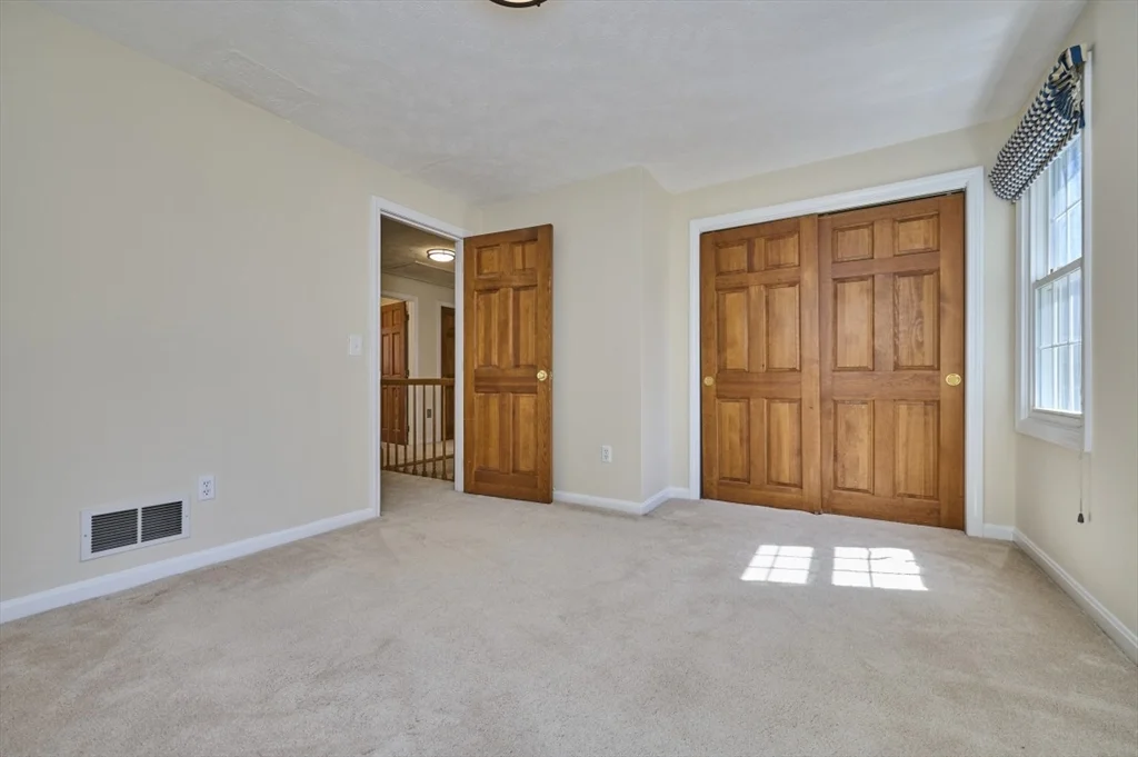 7 Gibbs Valley Path, Framingham