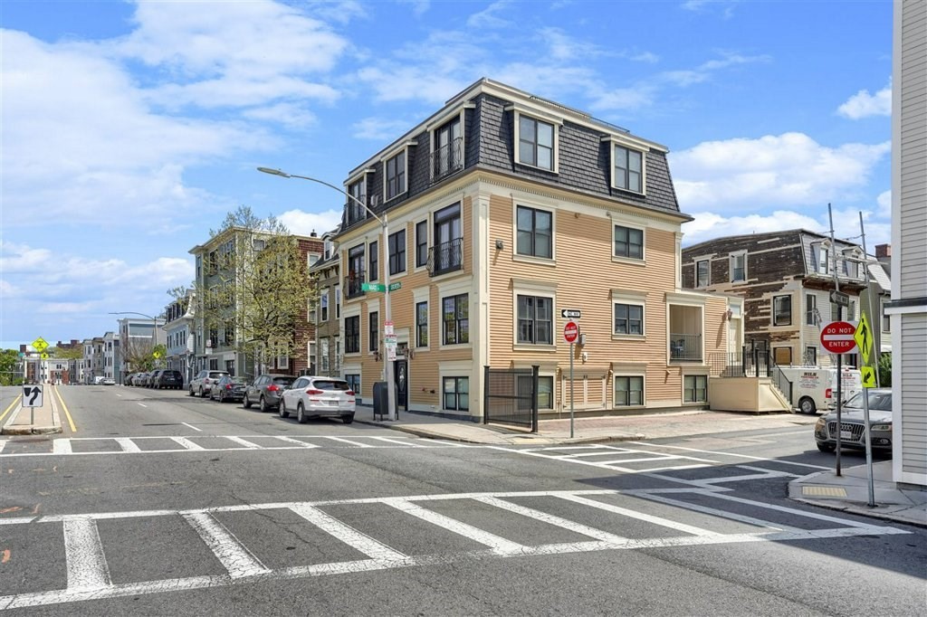 360-362 Dorchester St, South Boston