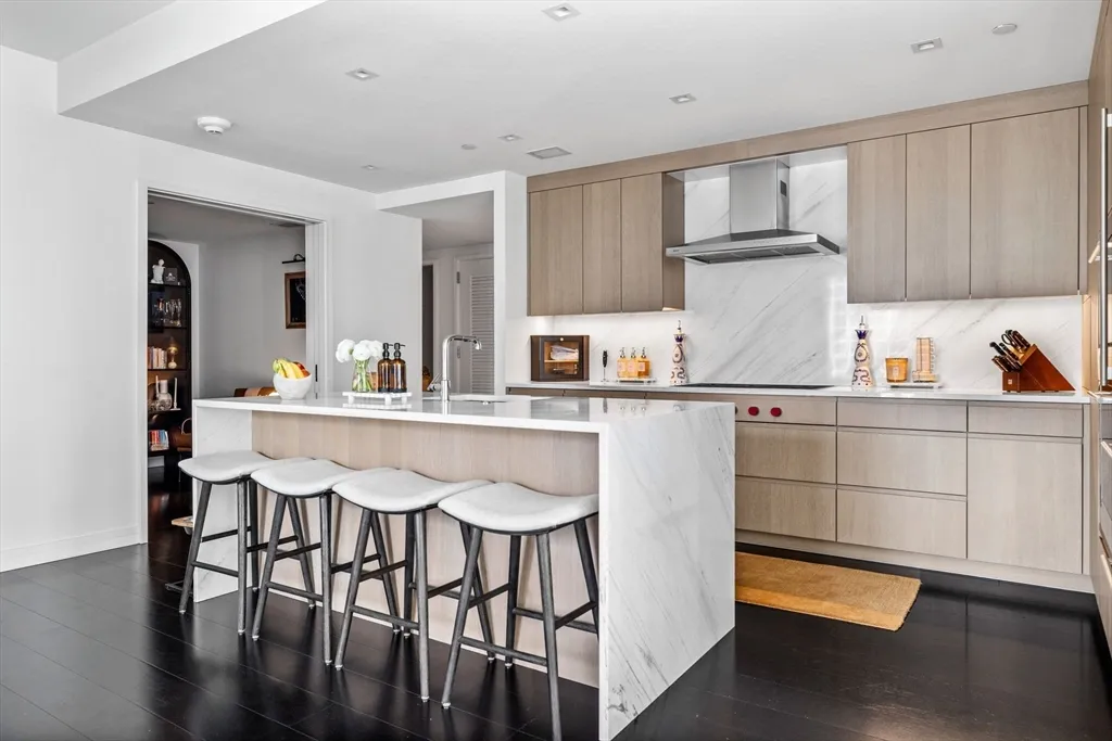 150 Seaport Blvd, Seaport District