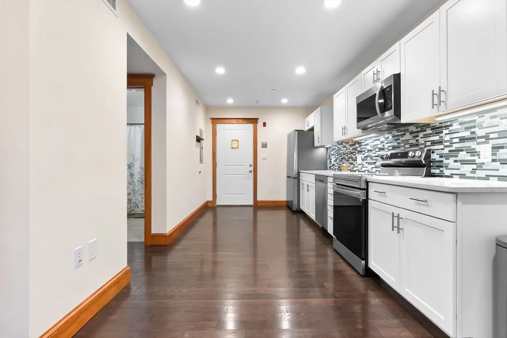 44 Maple St, Danvers Center