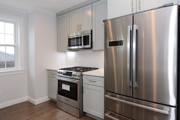 49 Leyden St, East Boston