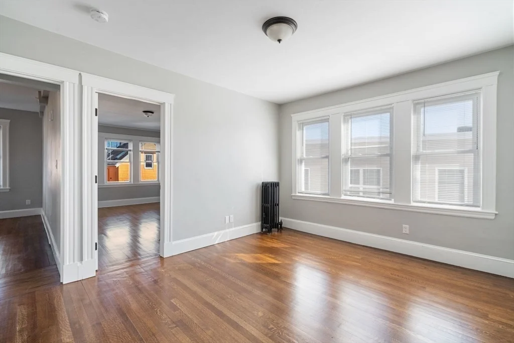 10 Centre Ave, Dorchester