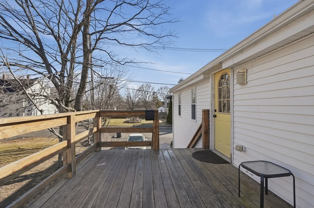 92 Main St, Hopkinton