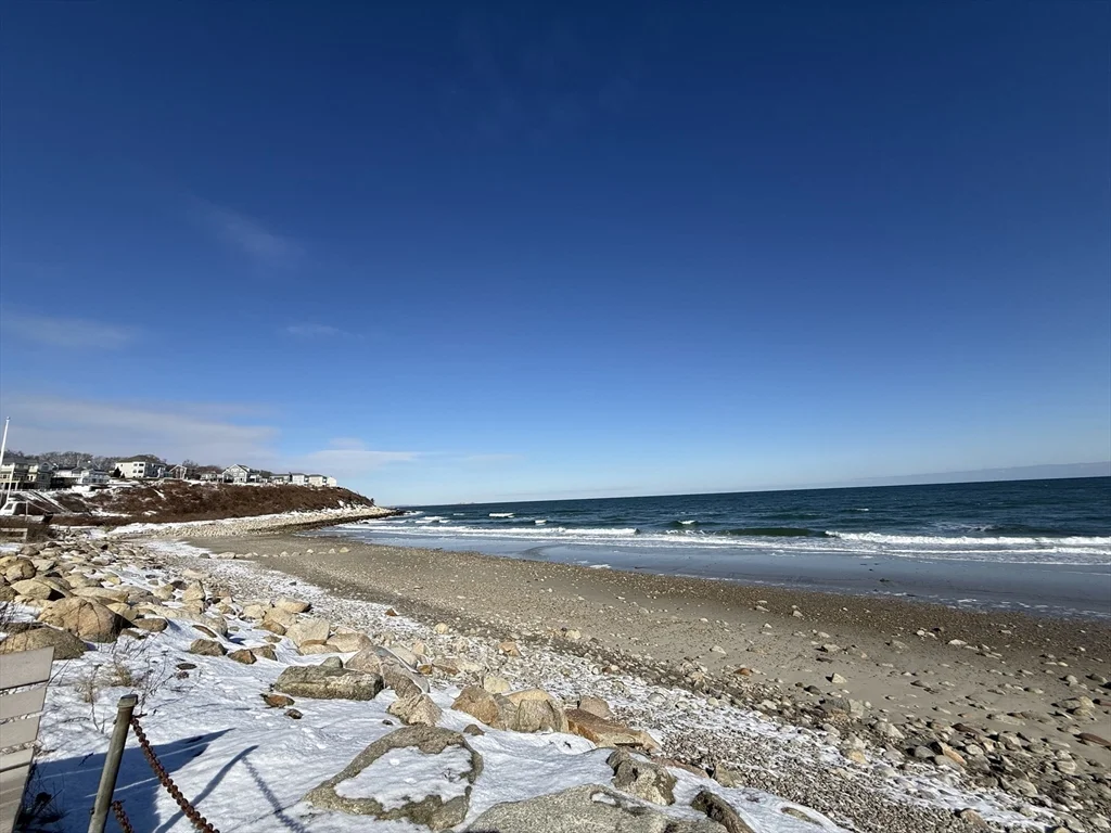 2 Cochituate Rd, Priscilla Beach