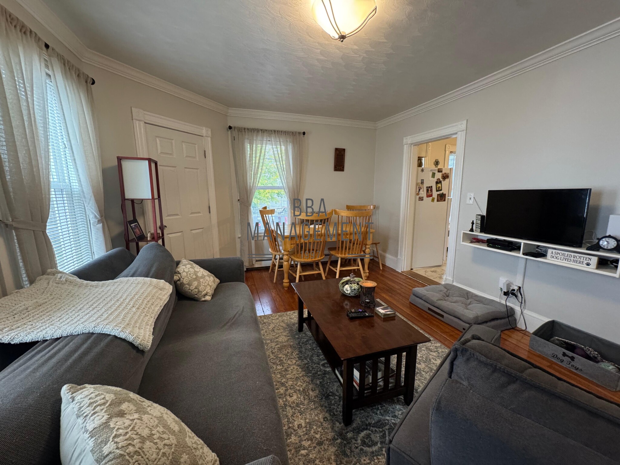 16 Montfern Ave, Oak Square