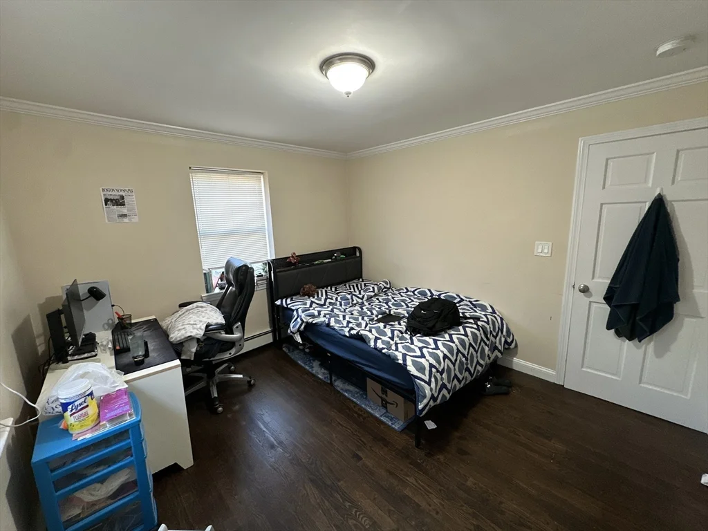435 Walnut Ave, Roxbury