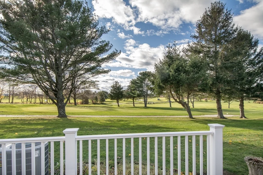 40 Driftway, Third Cliff