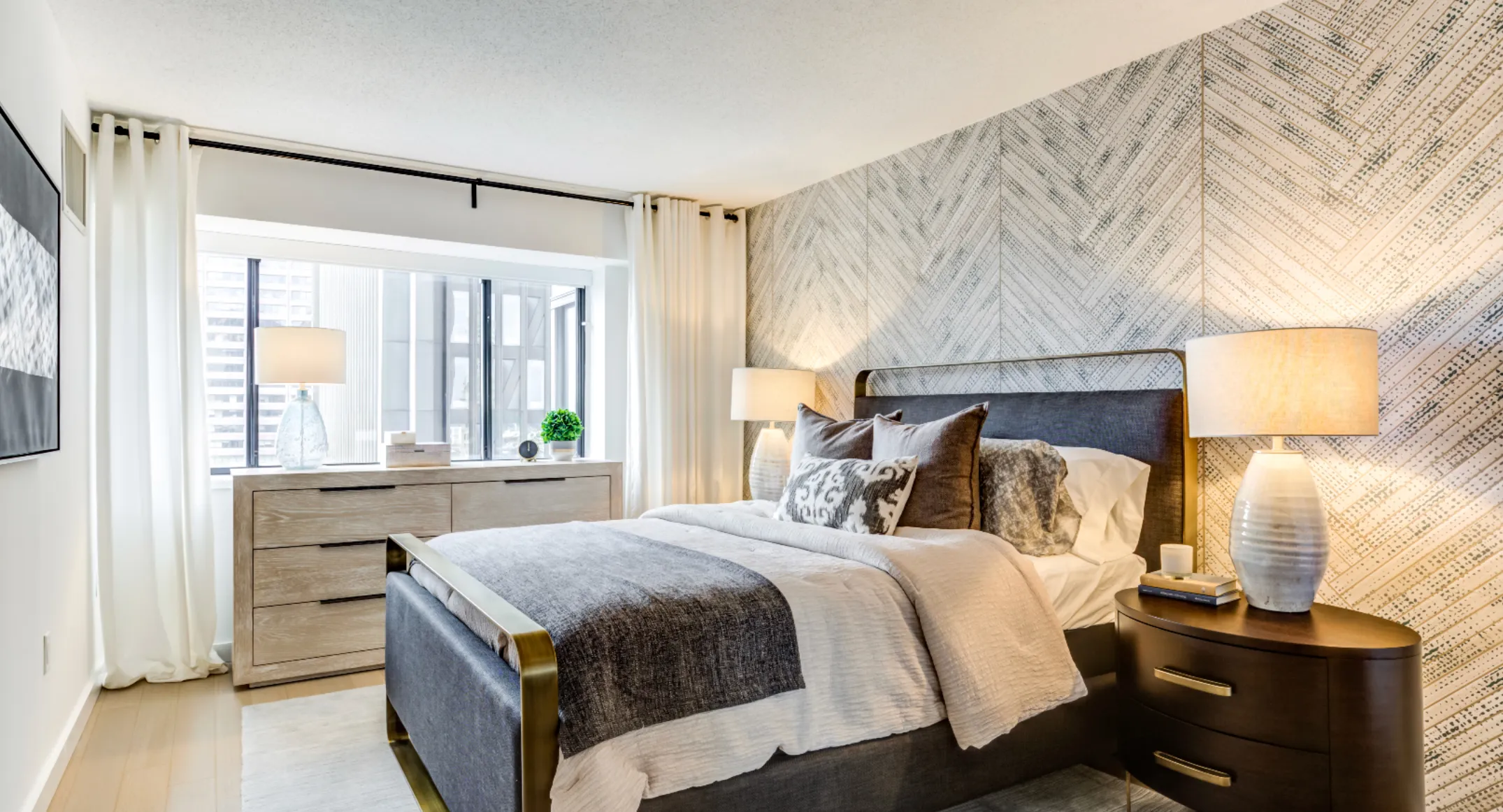 125 Devonshire Pl, Downtown