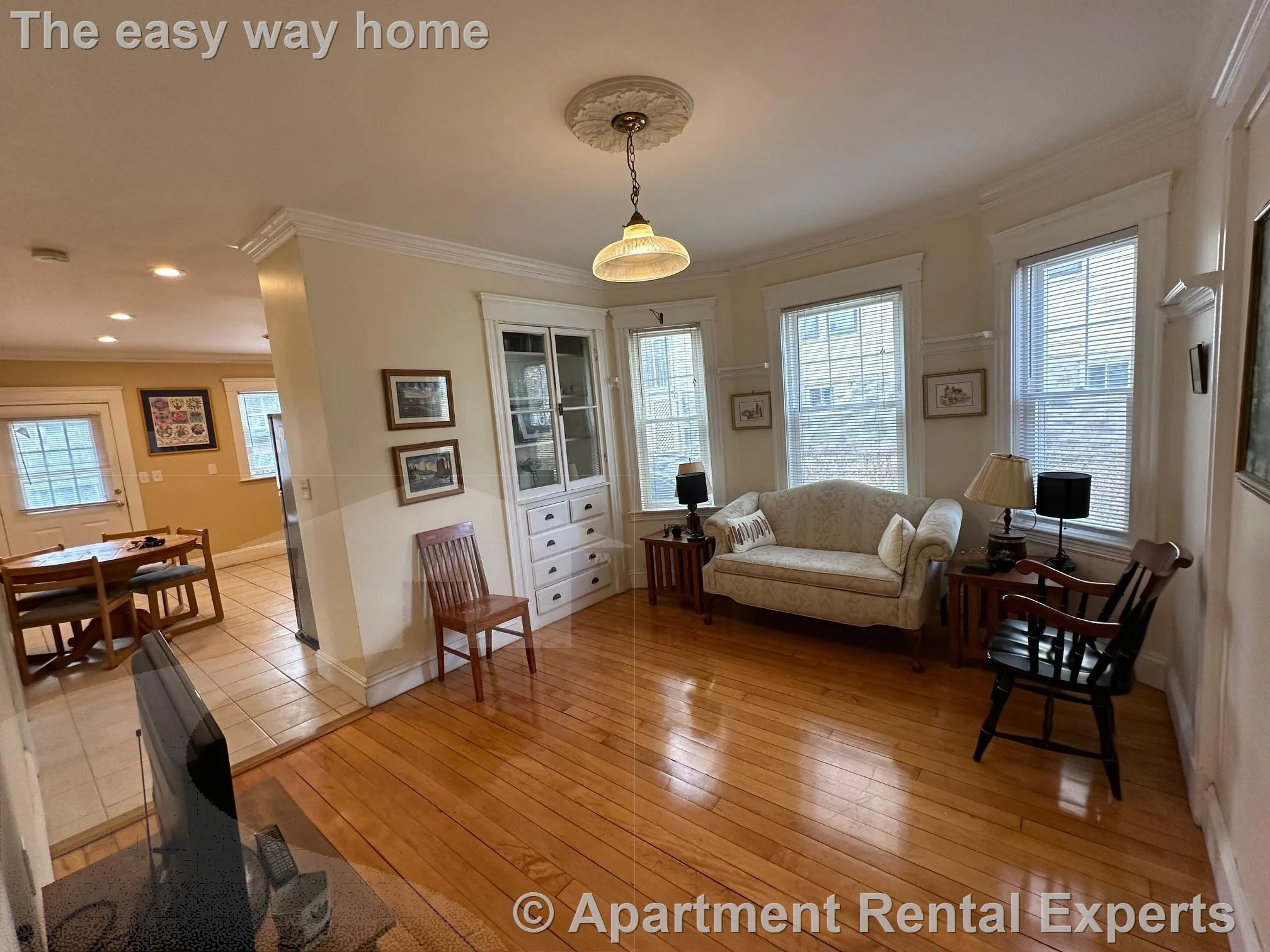 32 Walnut St, Arlington Heights