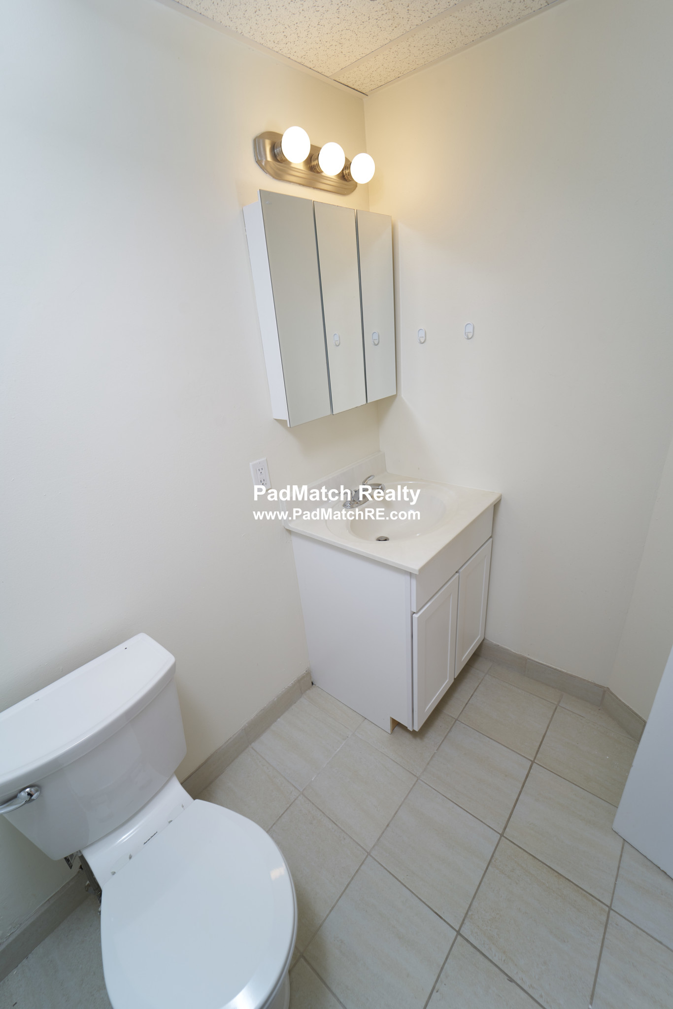 1126 Boylston St, Fenway